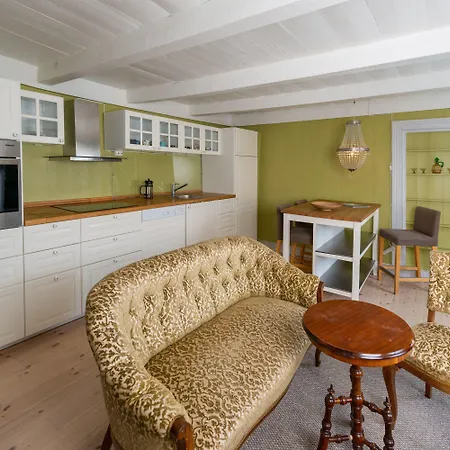 Gjestehuset Ibsen Oda ve Kahvaltı Grimstad (Aust-Agder)