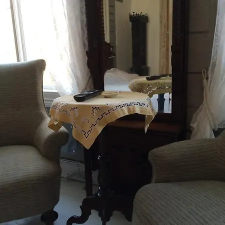 Bed & Breakfast Gjestehuset Ibsen 3*
