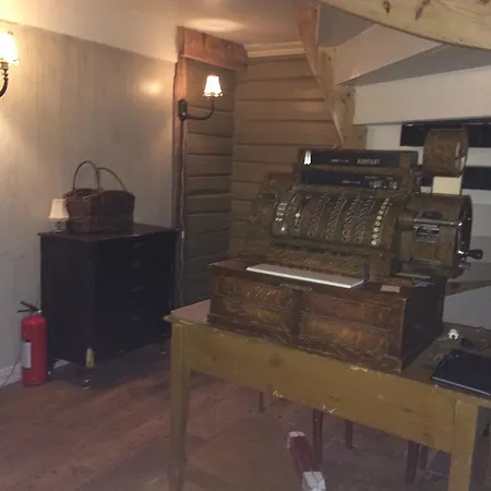 Bed & Breakfast Gjestehuset Ibsen 3*