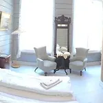 Gjestehuset Ibsen לינה וארוחת בוקר גרימסטאד